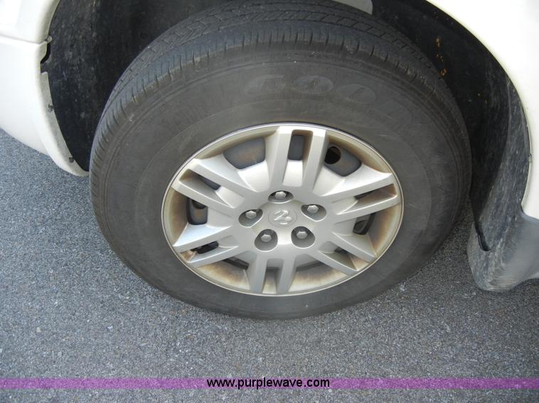 image for item D4274 2006 Dodge Grand Caravan mini van