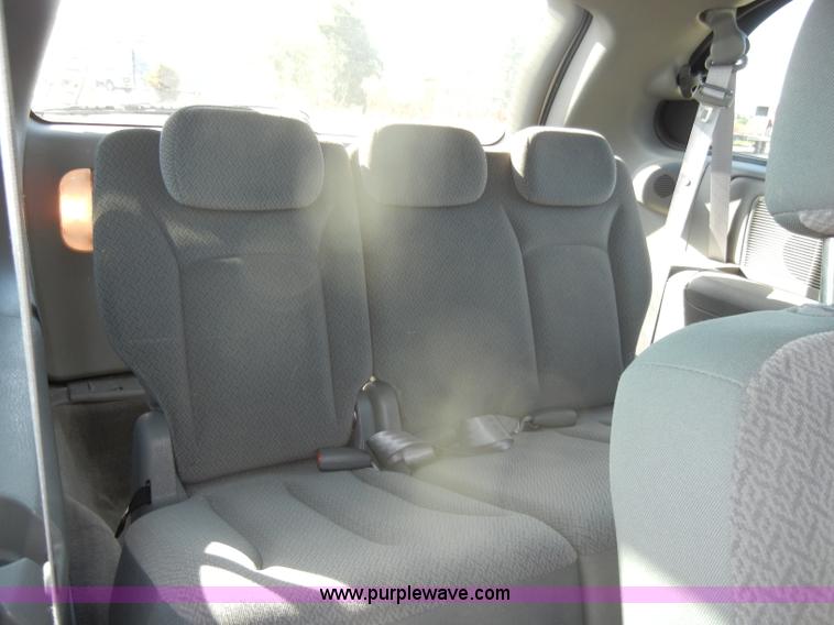 image for item D4274 2006 Dodge Grand Caravan mini van