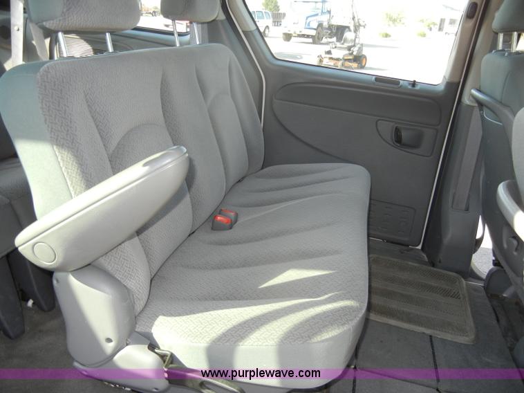 image for item D4274 2006 Dodge Grand Caravan mini van