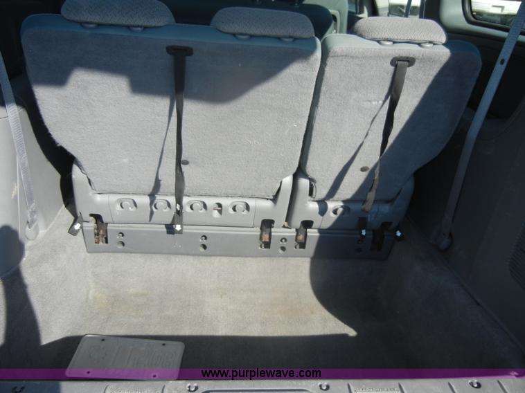 image for item D4274 2006 Dodge Grand Caravan mini van