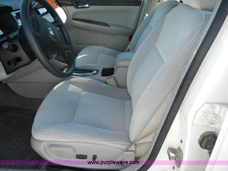 image for item D4275 2007 Chevrolet Impala LS