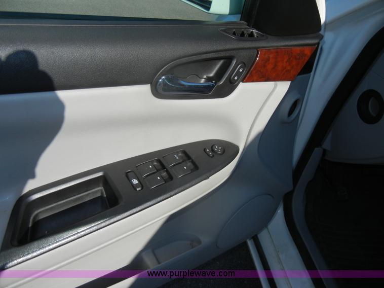 image for item D4275 2007 Chevrolet Impala LS