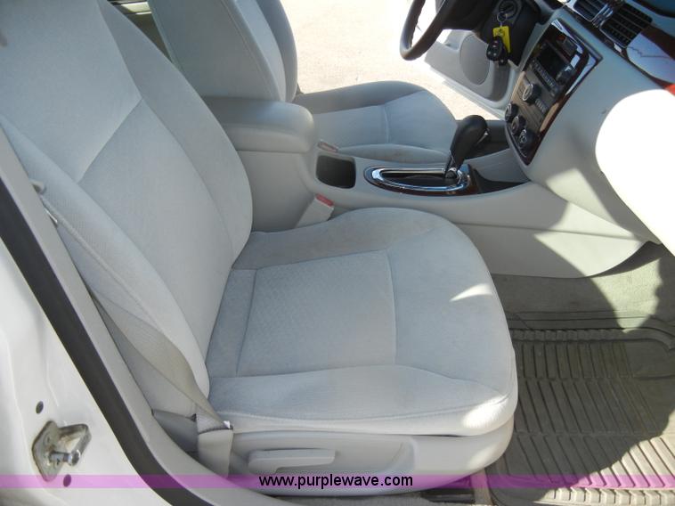 image for item D4275 2007 Chevrolet Impala LS