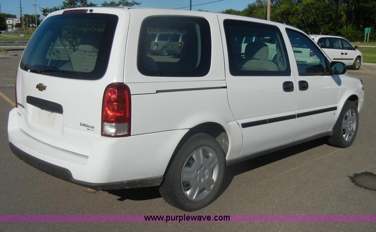 image for item D4276 2007 Chevrolet Uplander LS