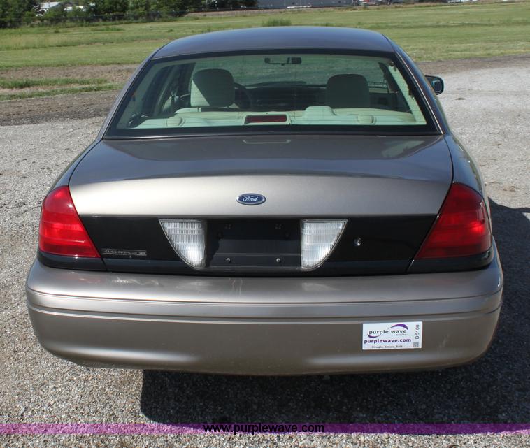 image for item D5100 2006 Ford Crown Victoria Police Interceptor