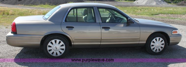 image for item D5100 2006 Ford Crown Victoria Police Interceptor