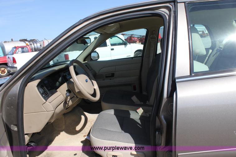 image for item D5100 2006 Ford Crown Victoria Police Interceptor