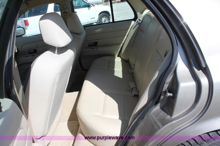 image for item D5100 2006 Ford Crown Victoria Police Interceptor