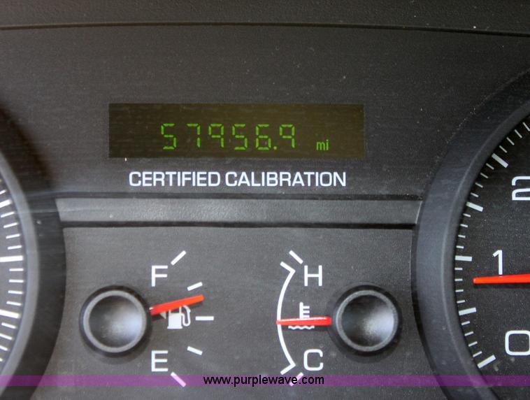 image for item D5100 2006 Ford Crown Victoria Police Interceptor