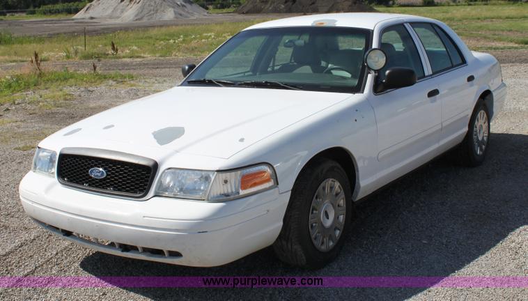 image for item D5101 2005 Ford Crown Victoria Police Interceptor