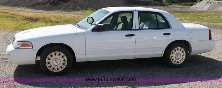 image for item D5101 2005 Ford Crown Victoria Police Interceptor