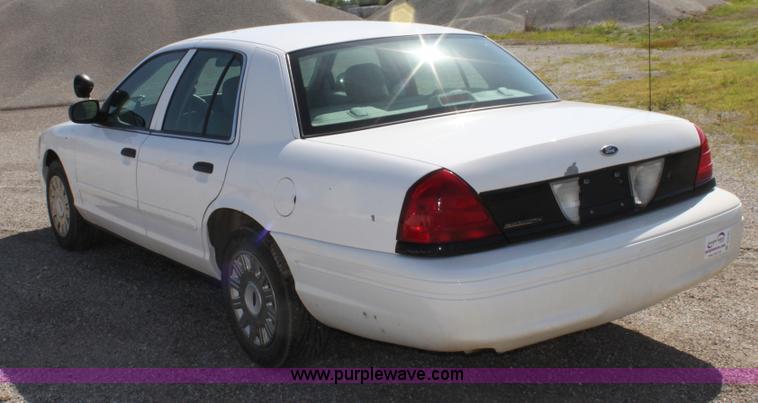 image for item D5101 2005 Ford Crown Victoria Police Interceptor