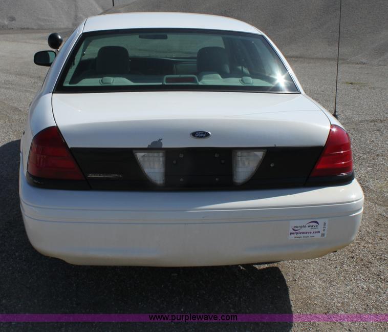 image for item D5101 2005 Ford Crown Victoria Police Interceptor