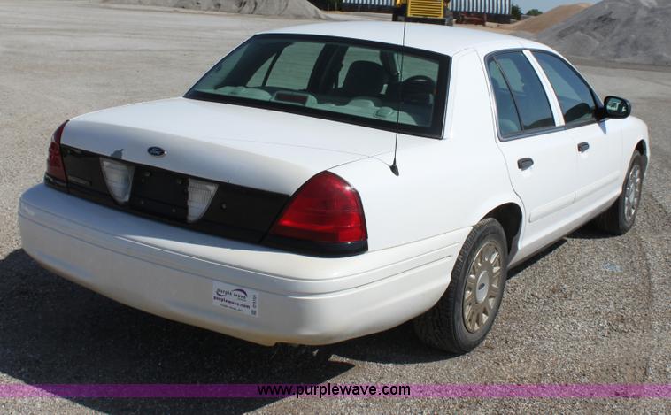 image for item D5101 2005 Ford Crown Victoria Police Interceptor