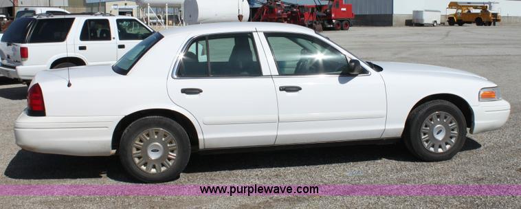 image for item D5101 2005 Ford Crown Victoria Police Interceptor