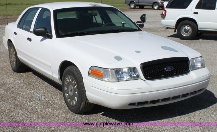 image for item D5101 2005 Ford Crown Victoria Police Interceptor