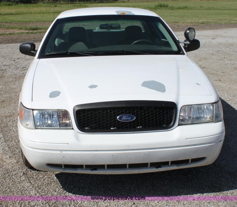 image for item D5101 2005 Ford Crown Victoria Police Interceptor