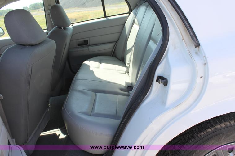 image for item D5101 2005 Ford Crown Victoria Police Interceptor