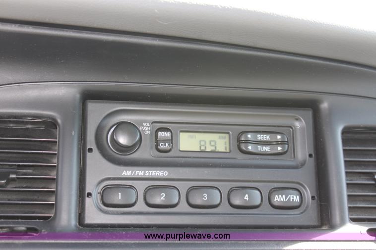 image for item D5101 2005 Ford Crown Victoria Police Interceptor