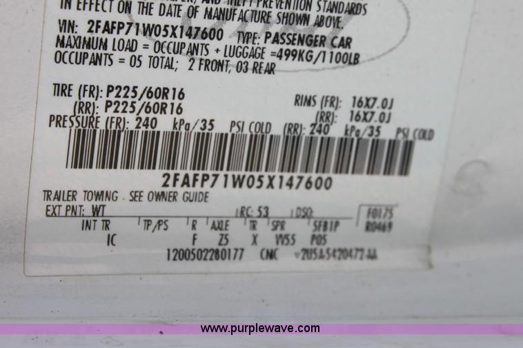 image for item D5101 2005 Ford Crown Victoria Police Interceptor