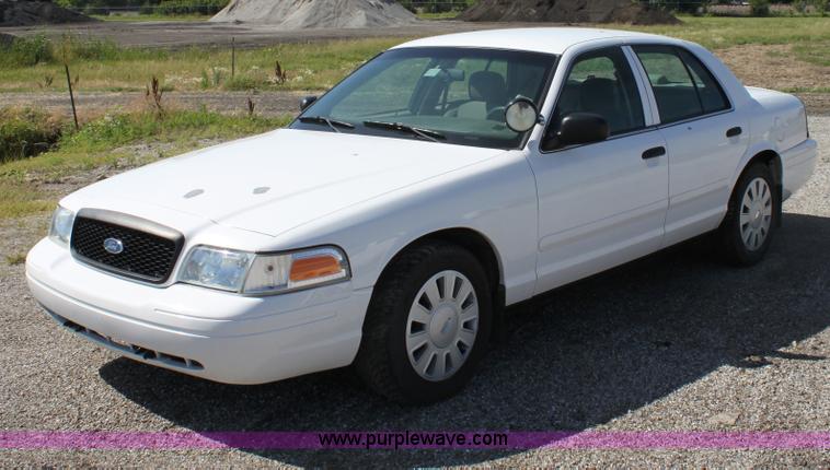 image for item D5102 2006 Ford Crown Victoria Police Interceptor