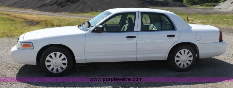 image for item D5102 2006 Ford Crown Victoria Police Interceptor