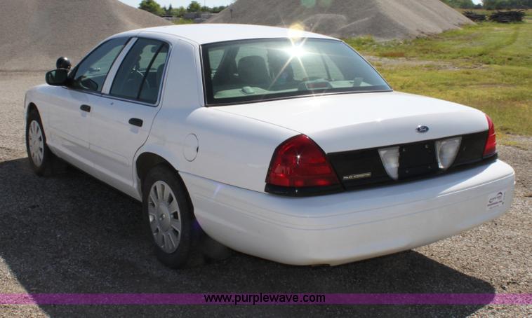image for item D5102 2006 Ford Crown Victoria Police Interceptor