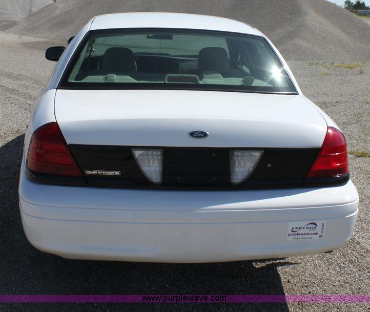 image for item D5102 2006 Ford Crown Victoria Police Interceptor