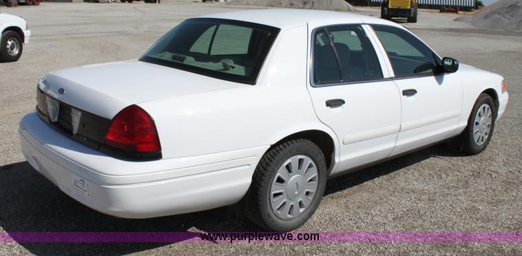 image for item D5102 2006 Ford Crown Victoria Police Interceptor