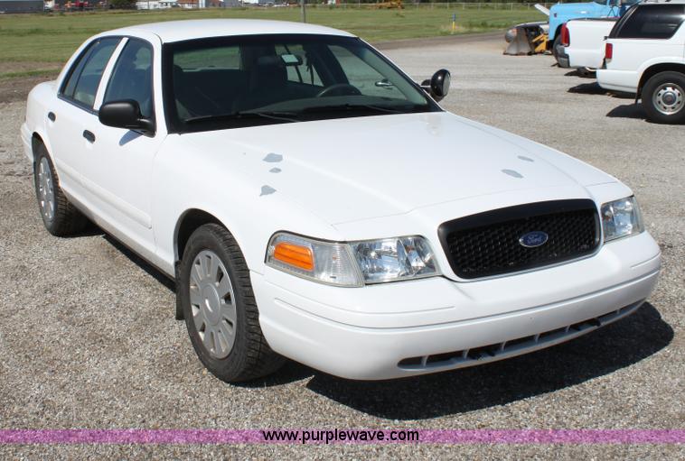 image for item D5102 2006 Ford Crown Victoria Police Interceptor