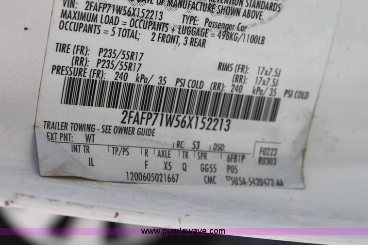 image for item D5102 2006 Ford Crown Victoria Police Interceptor