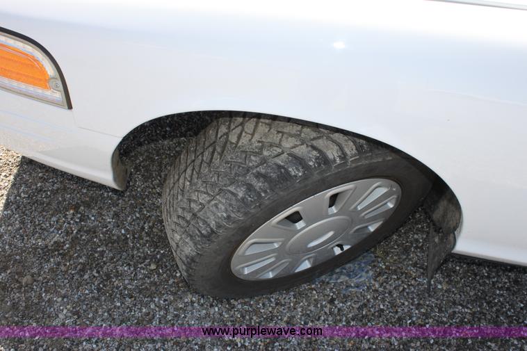 image for item D5102 2006 Ford Crown Victoria Police Interceptor