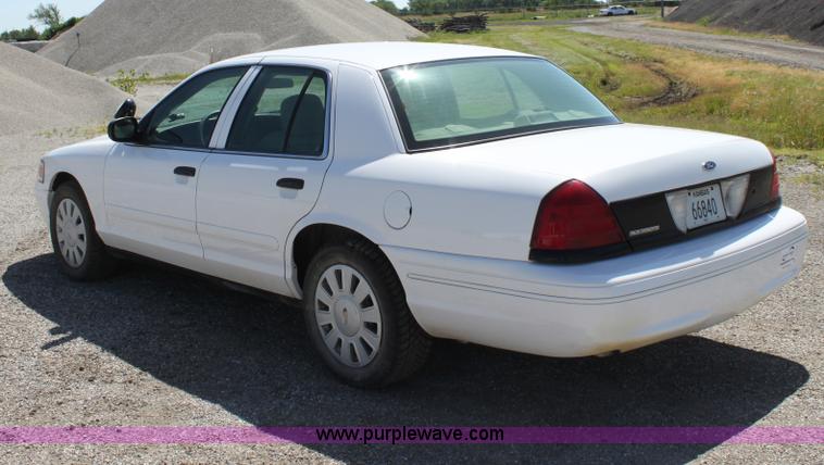 image for item D5104 2006 Ford Crown Victoria Police Interceptor