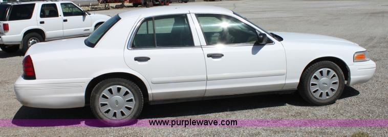 image for item D5104 2006 Ford Crown Victoria Police Interceptor