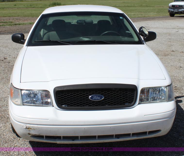 image for item D5104 2006 Ford Crown Victoria Police Interceptor