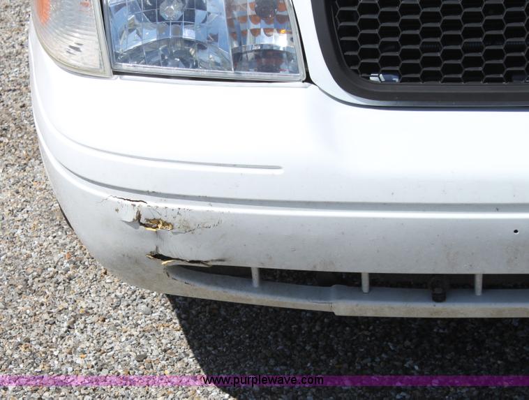 image for item D5104 2006 Ford Crown Victoria Police Interceptor