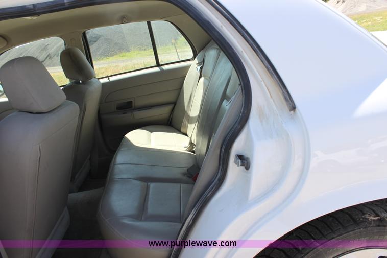 image for item D5104 2006 Ford Crown Victoria Police Interceptor