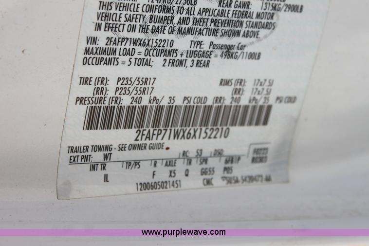 image for item D5104 2006 Ford Crown Victoria Police Interceptor