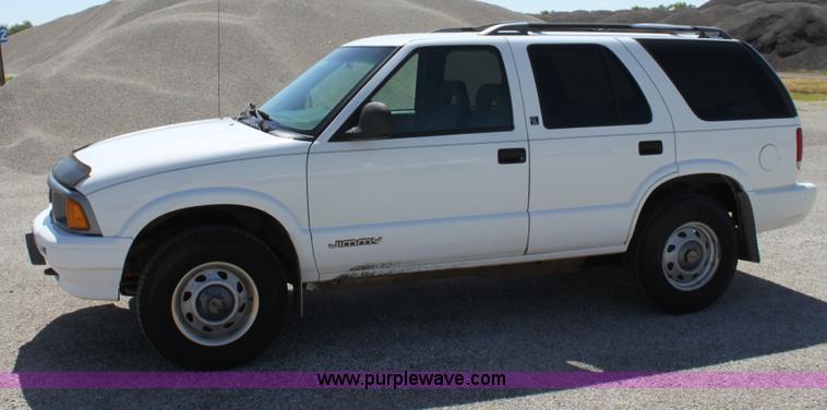 image for item D5106 1997 GMC Jimmy SL SUV
