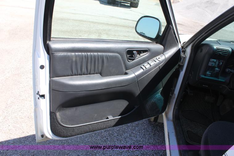image for item D5106 1997 GMC Jimmy SL SUV