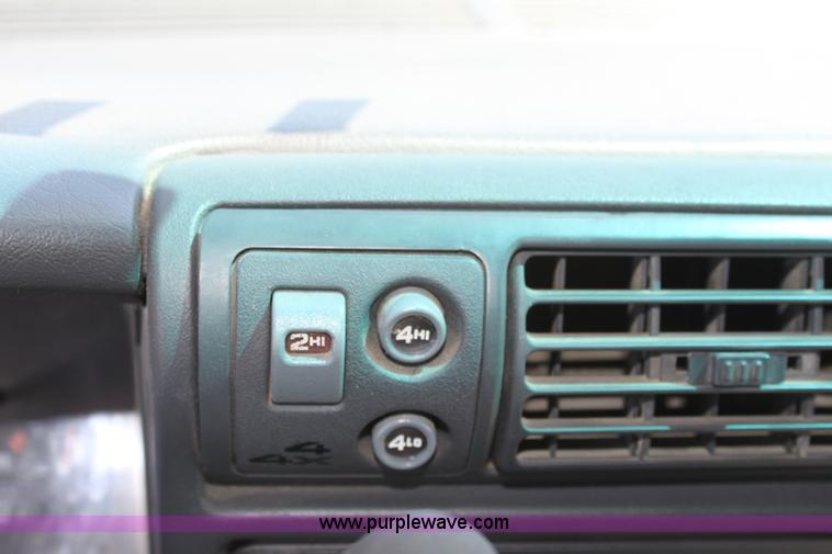 image for item D5106 1997 GMC Jimmy SL SUV