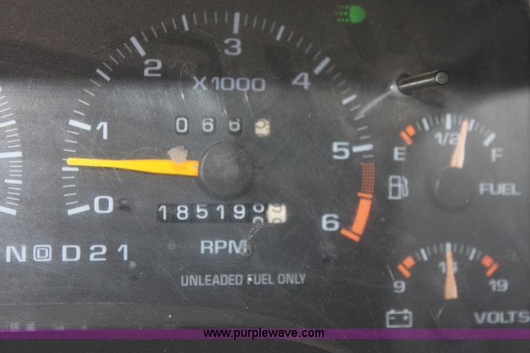 image for item D5106 1997 GMC Jimmy SL SUV