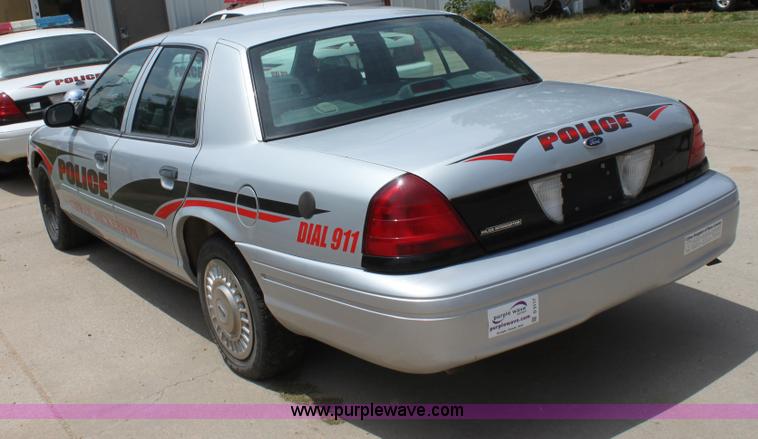 image for item D5117 2002 Ford Crown Victoria Police Interceptor