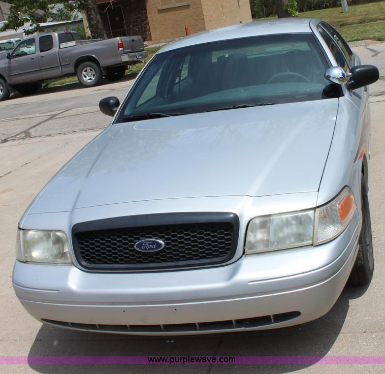 image for item D5117 2002 Ford Crown Victoria Police Interceptor