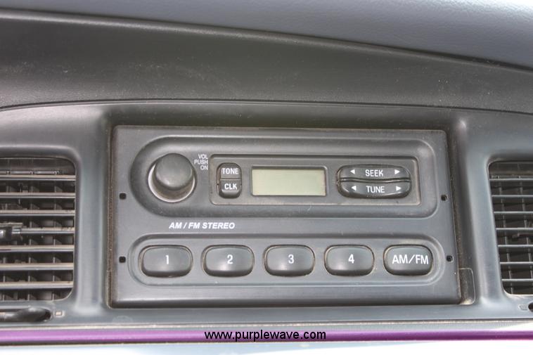 image for item D5117 2002 Ford Crown Victoria Police Interceptor