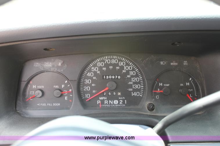 image for item D5117 2002 Ford Crown Victoria Police Interceptor