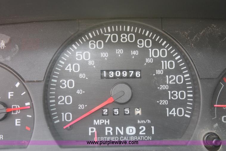 image for item D5117 2002 Ford Crown Victoria Police Interceptor