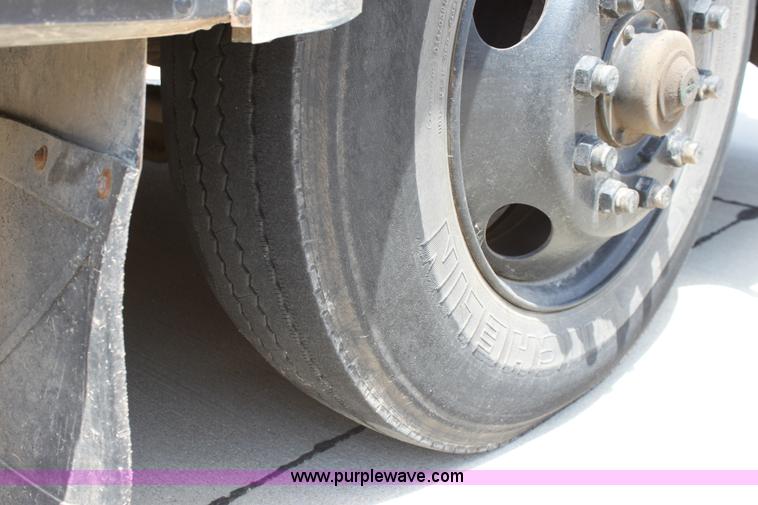 image for item D5188 1994 Blue Bird school bus