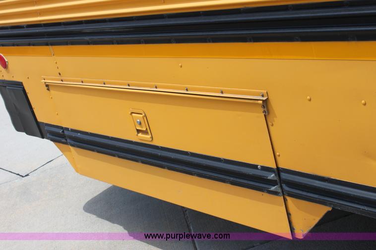 image for item D5188 1994 Blue Bird school bus
