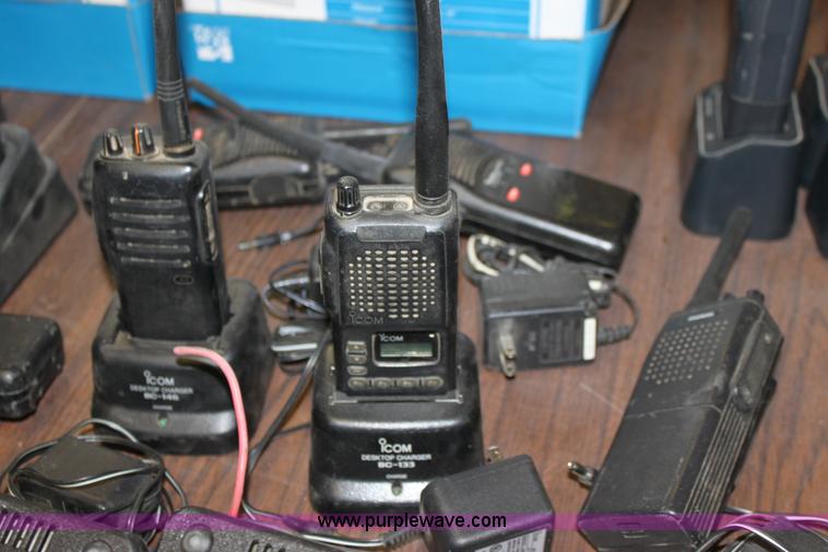 image for item D5191 (15) two way radios